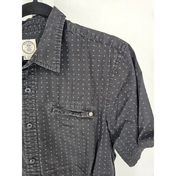 Voyager Mens Sz L Short Sleeve Button Up Shirt Gray White Dot Print - Picture 2 of 4